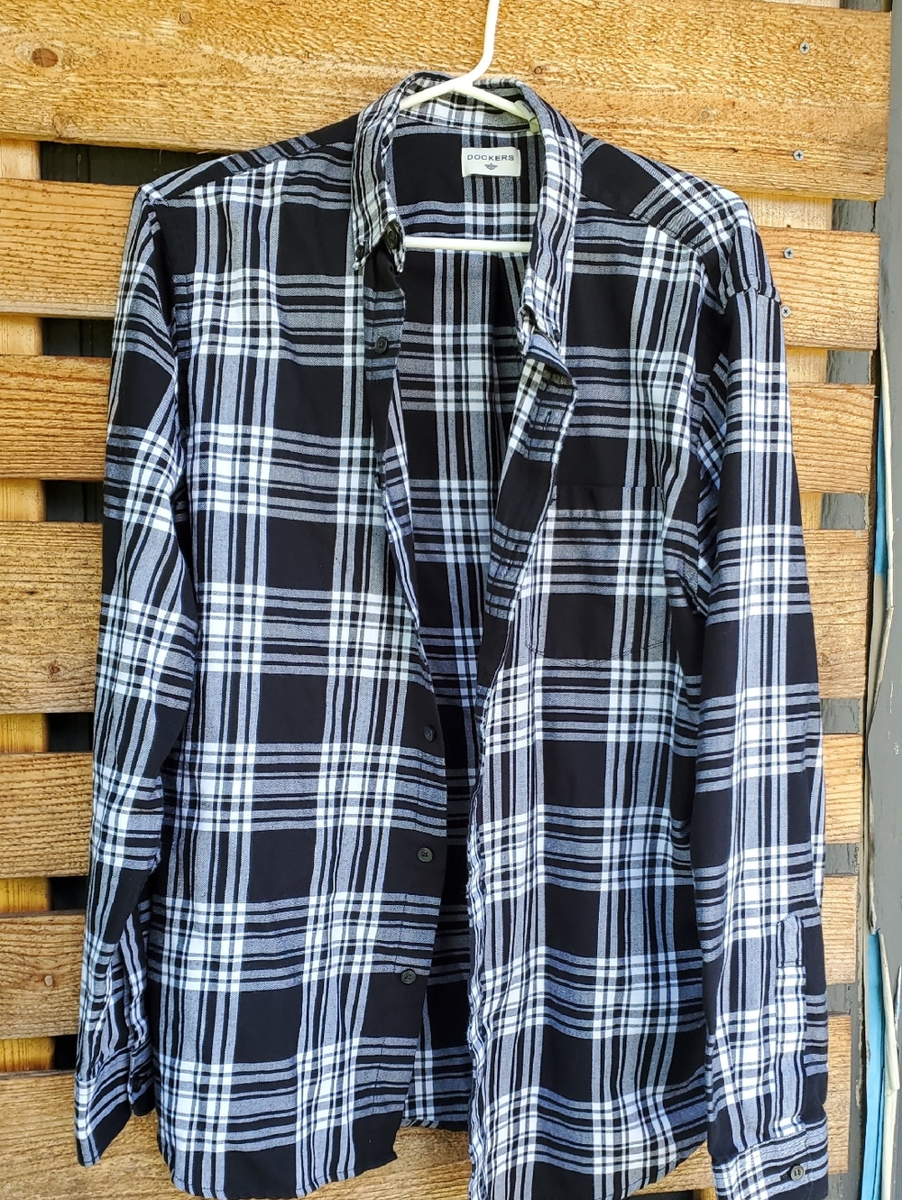 Lg Dockers Men's Black and White Plaid Button-Down Shirt